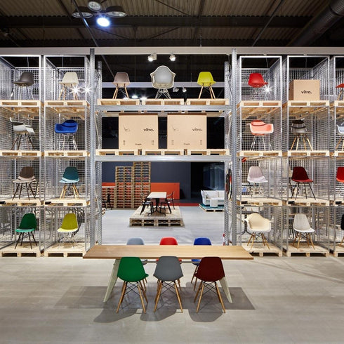 Cadeira Eames em Plástico DSW / Ácer Dourado